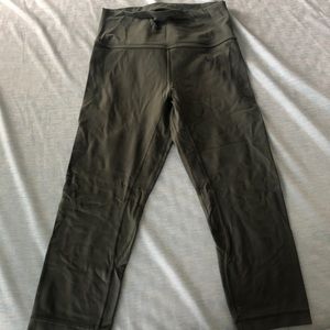 Lululemon align crop ‘19 inch